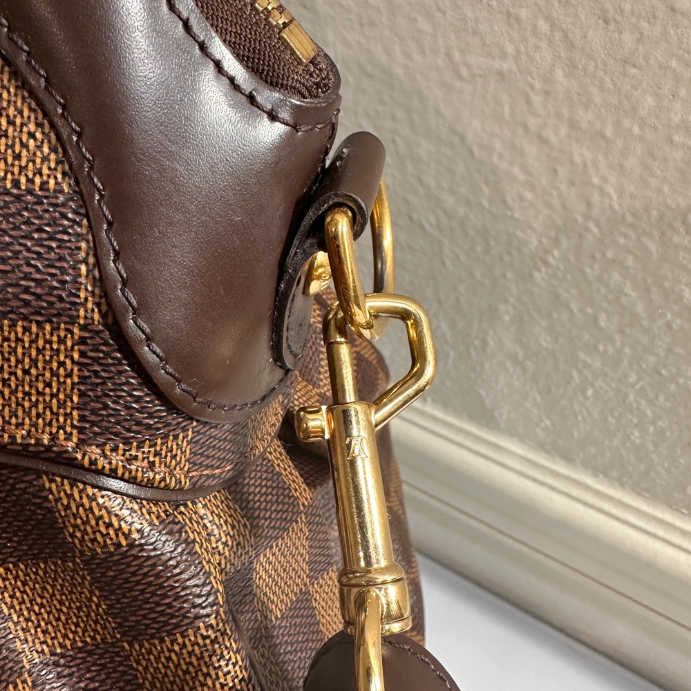 LOUIS VUITTON Trevi PM. Damier ebene shoulder bag with COA and dustbag. - Picture 6 of 17